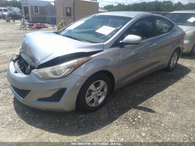 Hyundai ELANTRA SE 2015 5NPDH4AE8FH568181 Image 2
