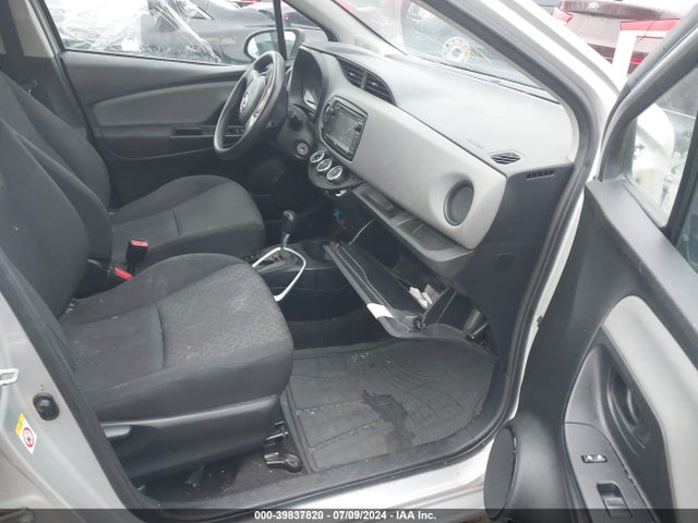 VNKKTUD30HA075046 Toyota Yaris L/le/se