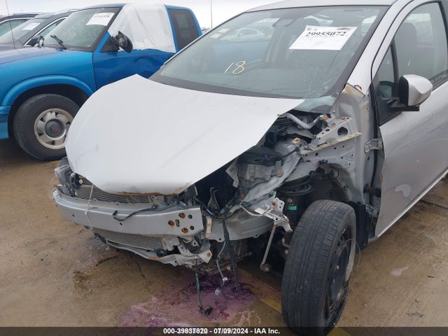 VNKKTUD30HA075046 Toyota Yaris L/le/se