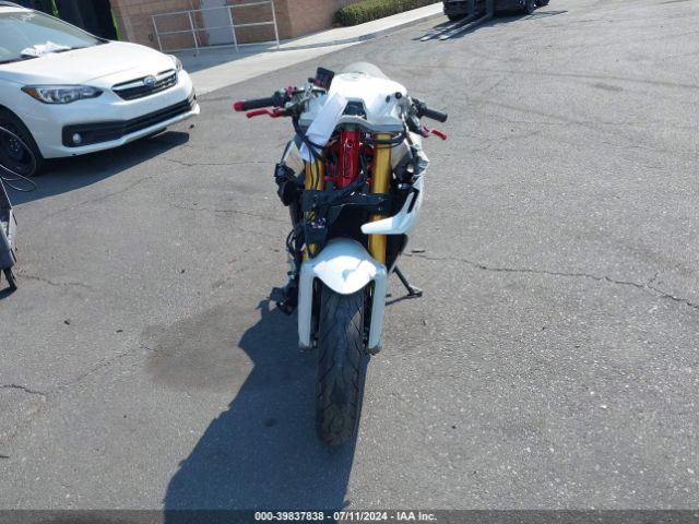 2023 DUCATI SUPERSPORT ZDMVABDS2PB004855 Photo 4