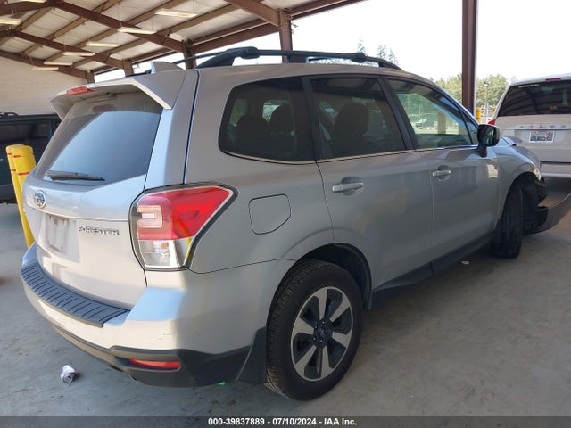 JF2SJAJC1JH579248 Subaru Forester 2.5i Limited