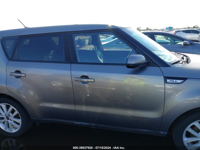 KIA SOUL + 2018 KNDJP3A52J7518745 Image 13