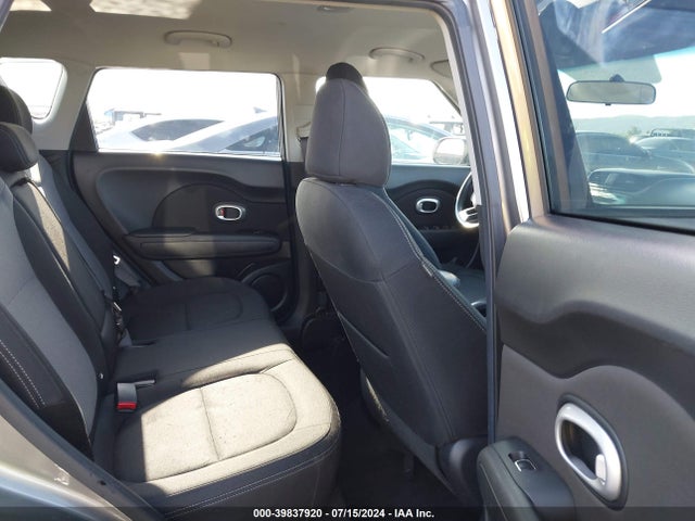 KIA SOUL + 2018 KNDJP3A52J7518745 Image 8