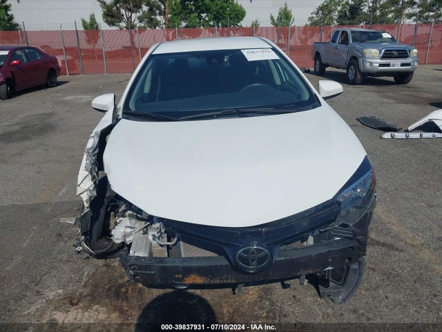 Toyota COROLLA LE 2018 5YFBURHE8JP853903 Image 13