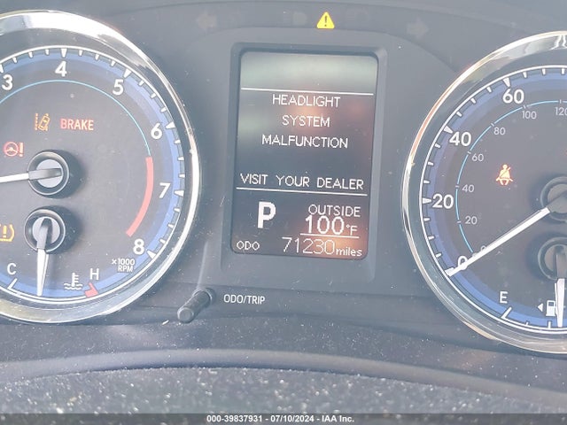 Toyota COROLLA LE 2018 5YFBURHE8JP853903 Image 16