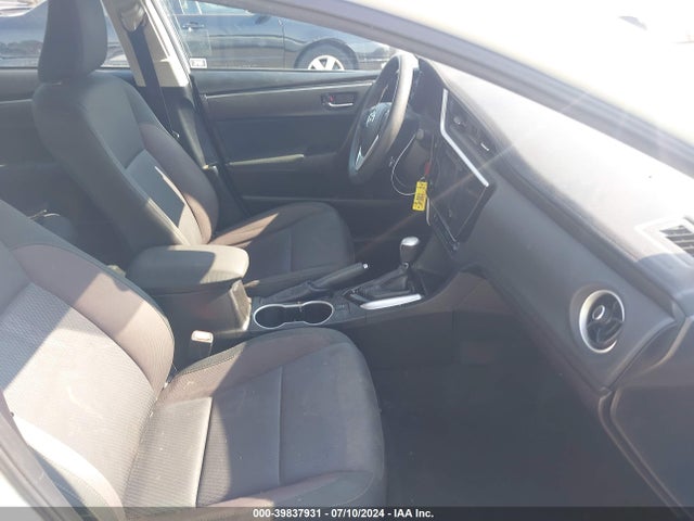 Toyota COROLLA LE 2018 5YFBURHE8JP853903 Image 5