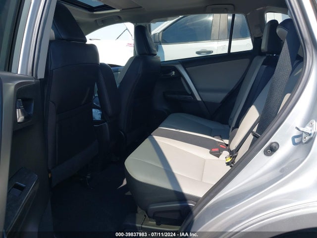 2T3DFREV0HW569768 Toyota Rav4 Platinum