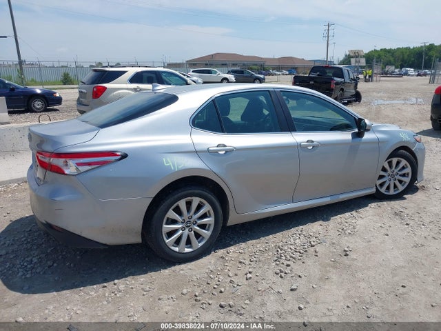 Toyota CAMRY LE 2019 4T1B11HKXKU193797 Image 4