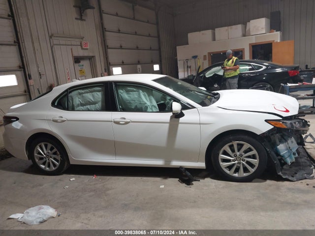 Toyota CAMRY LE 2021 4T1C11AK6MU463755 Image 14
