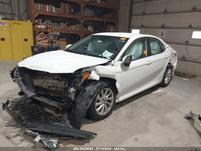 Toyota CAMRY LE 2021 4T1C11AK6MU463755 Image 2