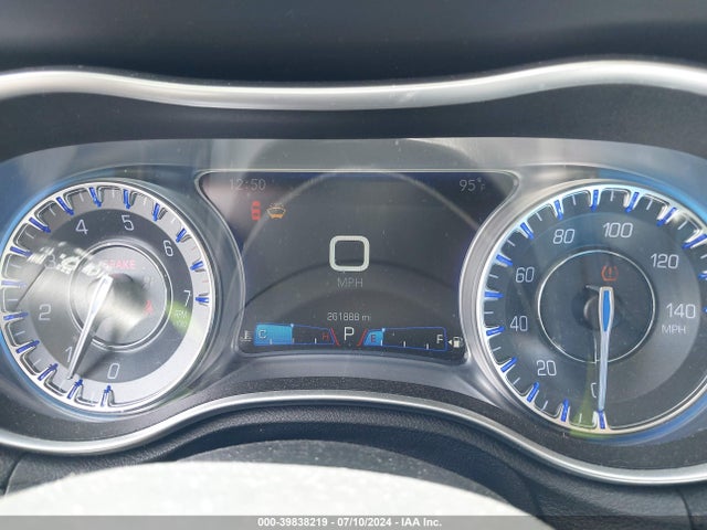 Chrysler 300 Anniversary Edition 2016 2C3CCAAG1GH141868 Image 16