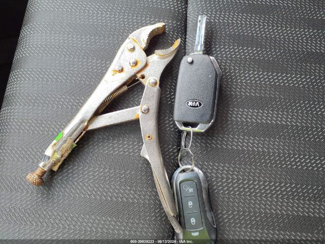 KNDPMCAC9M7894896 KIA Sportage Lx