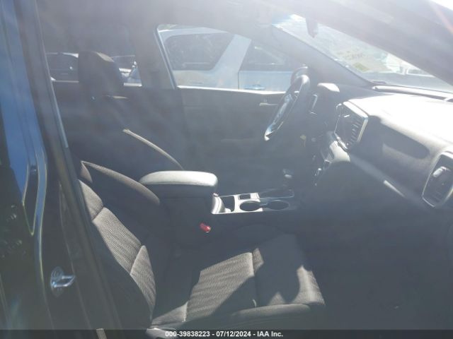 KNDPMCAC9M7894896 KIA Sportage Lx