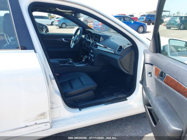 WDDGF4HB8EG237818 Mercedes-Benz C 250 Luxury/sport