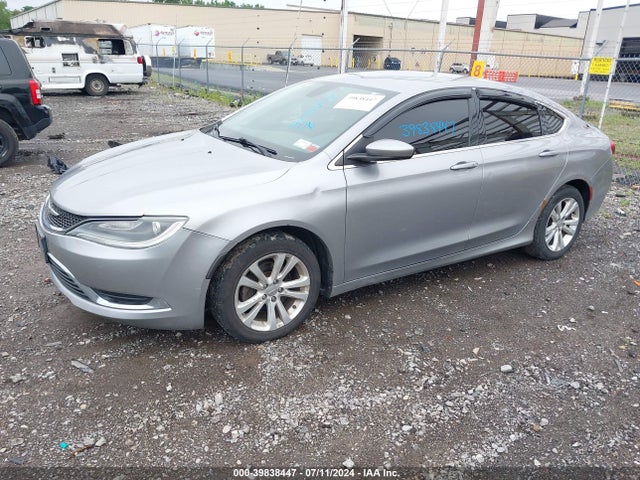 Chrysler 200 Limited 2015 1C3CCCAB3FN722990 Image 2
