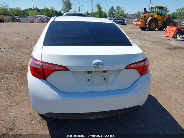 Toyota COROLLA LE 2018 5YFBURHEXJP780596 Image 16