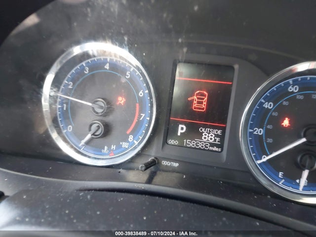 Toyota COROLLA LE 2018 5YFBURHEXJP780596 Image 7