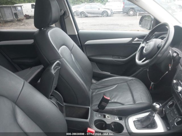 WA1ECCFS3HR015648 Audi Q3 2.0t Premium