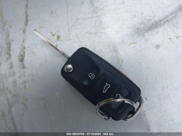 1VWAT7A39HC038394 Volkswagen Passat 1.8t S