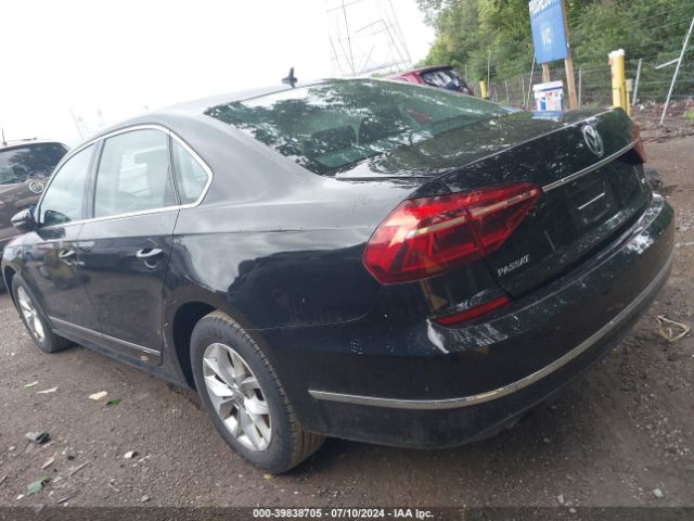 1VWAT7A39HC038394 Volkswagen Passat 1.8t S