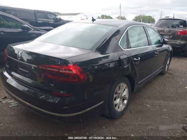 1VWAT7A39HC038394 Volkswagen Passat 1.8t S