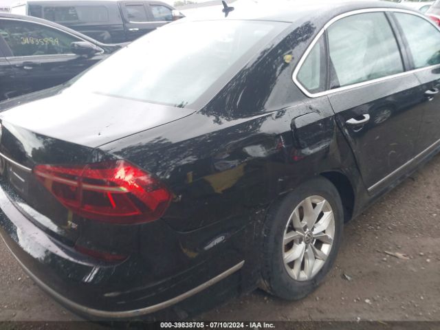 1VWAT7A39HC038394 Volkswagen Passat 1.8t S