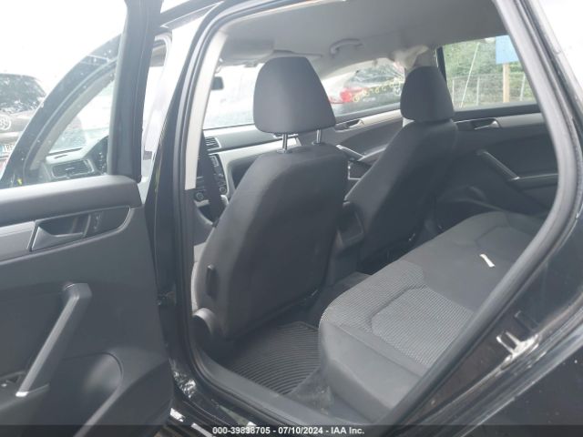 1VWAT7A39HC038394 Volkswagen Passat 1.8t S