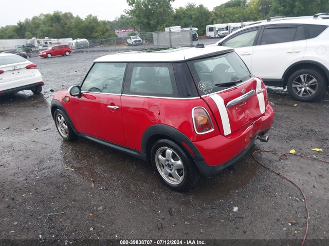 2009 MINI COOPER WMWMF33529TW79612 Photo 2