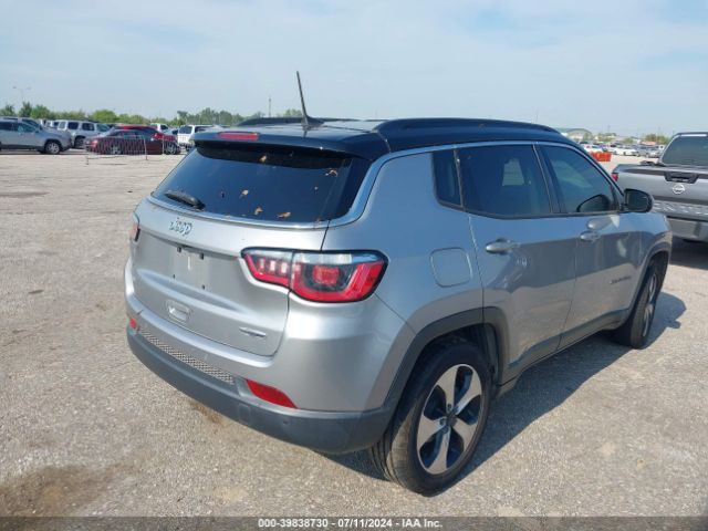 3C4NJCBB2JT105842 Jeep Compass Latitude Fwd