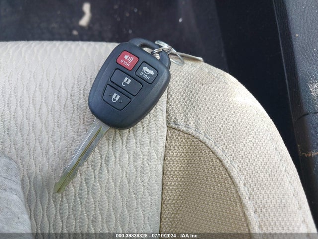 Toyota COROLLA LE 2017 5YFBURHE2HP735727 Image 11