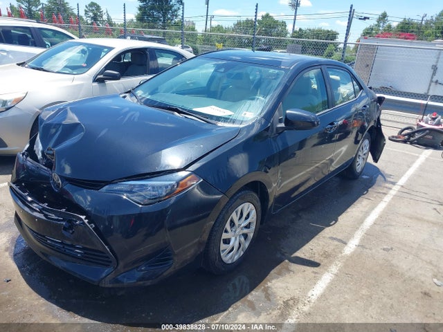 Toyota COROLLA LE 2017 5YFBURHE2HP735727 Image 2