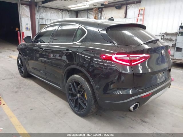 ZASFAKAN2J7B73256 Alfa Romeo Stelvio Awd