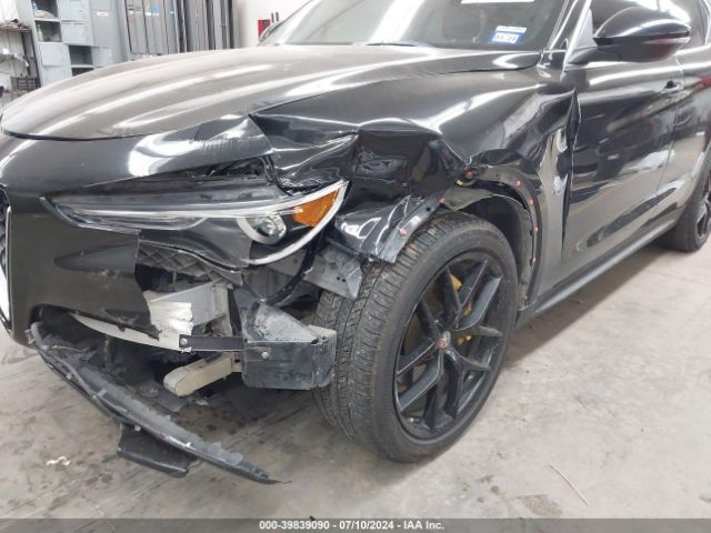 ZASFAKAN2J7B73256 Alfa Romeo Stelvio Awd