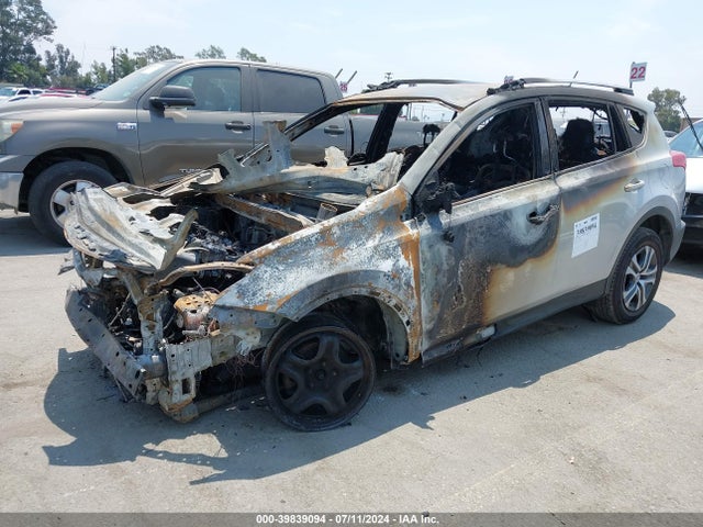 Toyota RAV4 LE 2014 JTMZFREV7EJ023873 Image 2