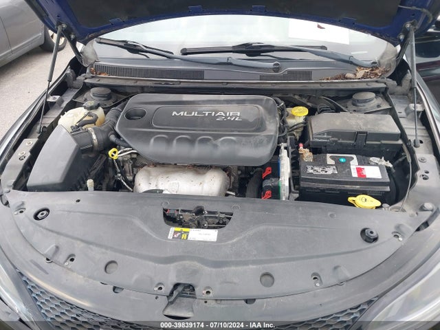 Chrysler 200 S 2015 1C3CCCBB6FN735697 Image 10