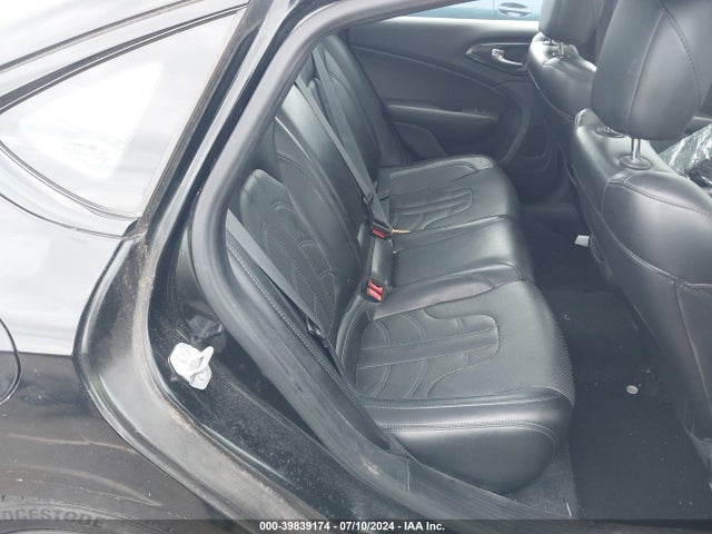 Chrysler 200 S 2015 1C3CCCBB6FN735697 Image 8