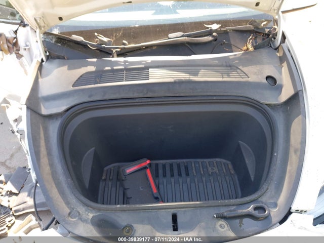 2021 TESLA MODEL Y 5YJYGDEE4MF213941 Photo 9