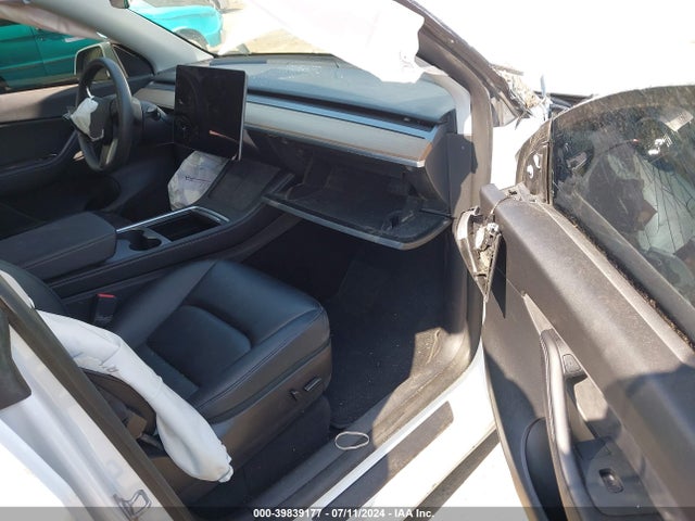 2021 TESLA MODEL Y 5YJYGDEE4MF213941 Photo 4