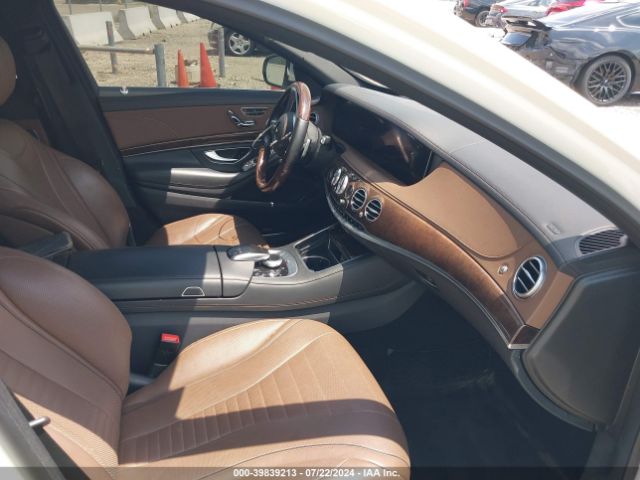 WDDUG8DBXJA400401 Mercedes-Benz S 560