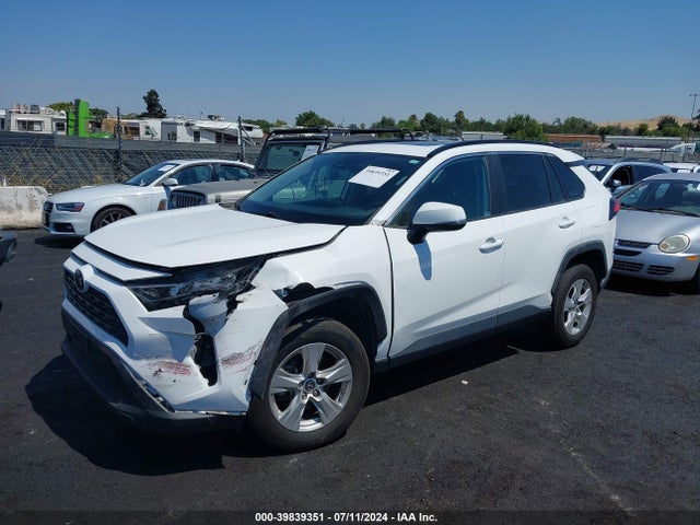 Toyota Rav4 Xle 2019 2T3W1RFV3KW035807 Image 2