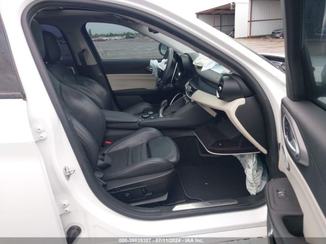ZARFAECN5J7581294 Alfa Romeo Giulia Ti Sport Rwd