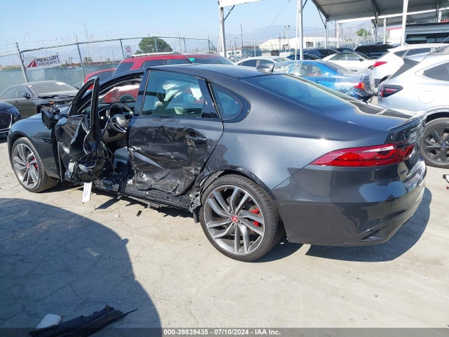 2022 JAGUAR XF SAJBG4FX9NCY90666 Photo 2