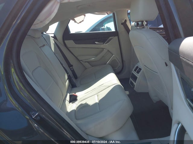 2022 JAGUAR XF SAJBG4FX9NCY90666 Photo 7