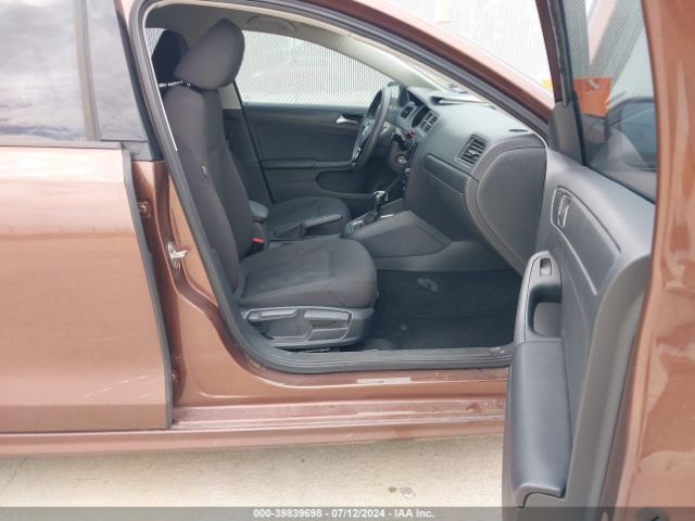 3VW267AJ8GM381625 Volkswagen Jetta 1.4t S