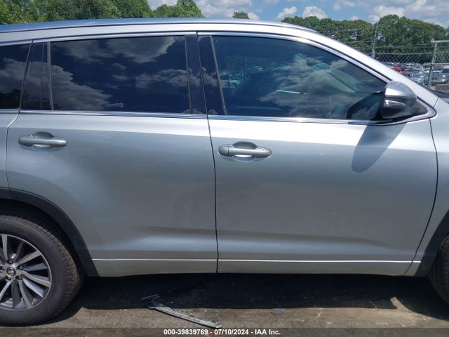 Toyota Highlander Xle 2018 5TDKZRFHXJS526845 Image 13