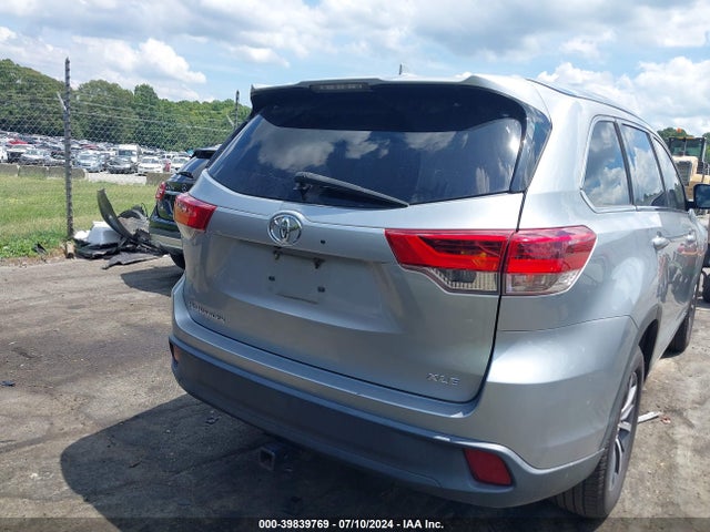 Toyota Highlander Xle 2018 5TDKZRFHXJS526845 Image 16