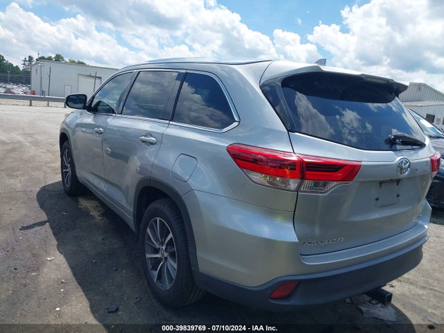 Toyota Highlander Xle 2018 5TDKZRFHXJS526845 Image 3