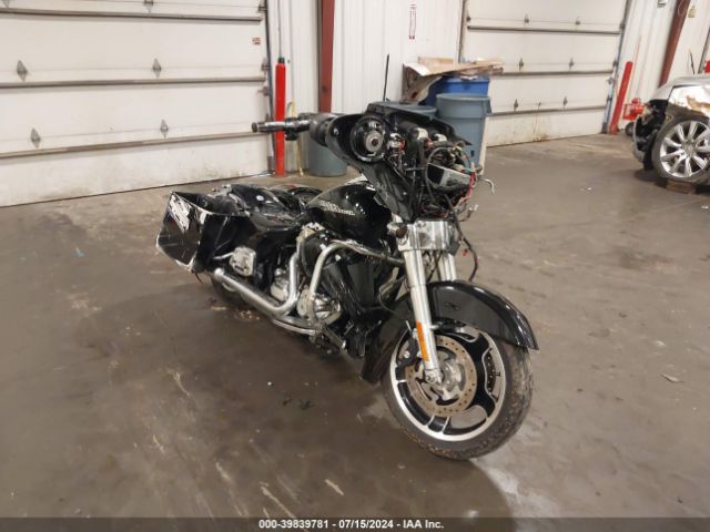 2011 HARLEY-DAVIDSON FLHX 1HD1KBM11BB657389