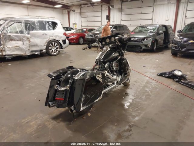 2011 HARLEY-DAVIDSON FLHX 1HD1KBM11BB657389 Photo 3