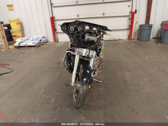 2011 HARLEY-DAVIDSON FLHX 1HD1KBM11BB657389 Photo 4